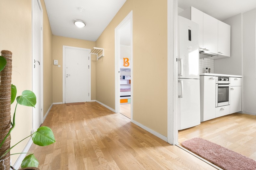 Gangen gir enkel tilgang til boligens øvrige rom Galleribilde