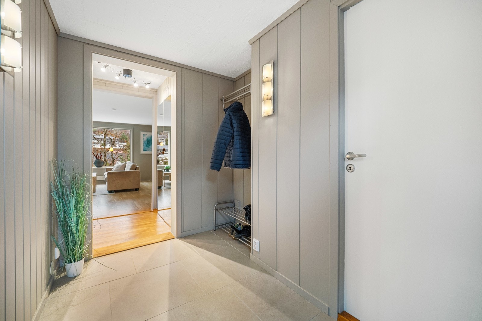 Entré/gang med behagelig gulvvarme Galleribilde