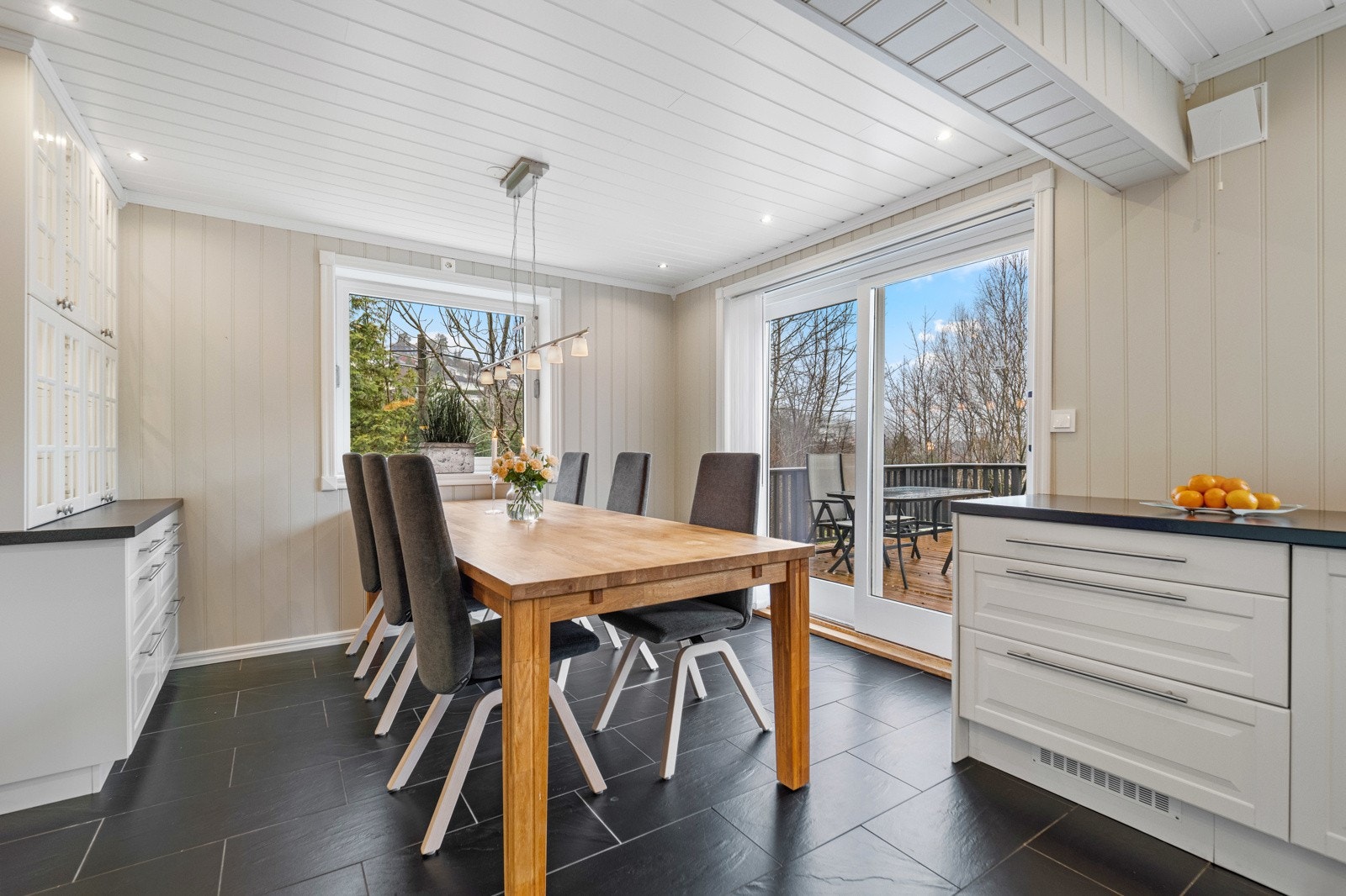 Videre utgang til terrasse på 39 kvm Galleribilde