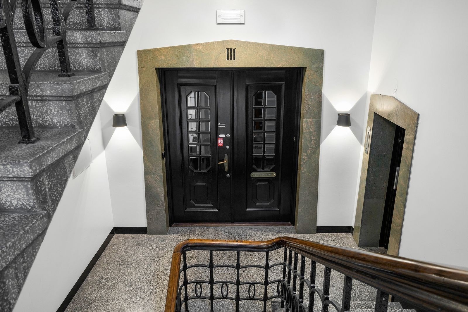 Eiendommen har et presentabelt inngangsparti Galleribilde