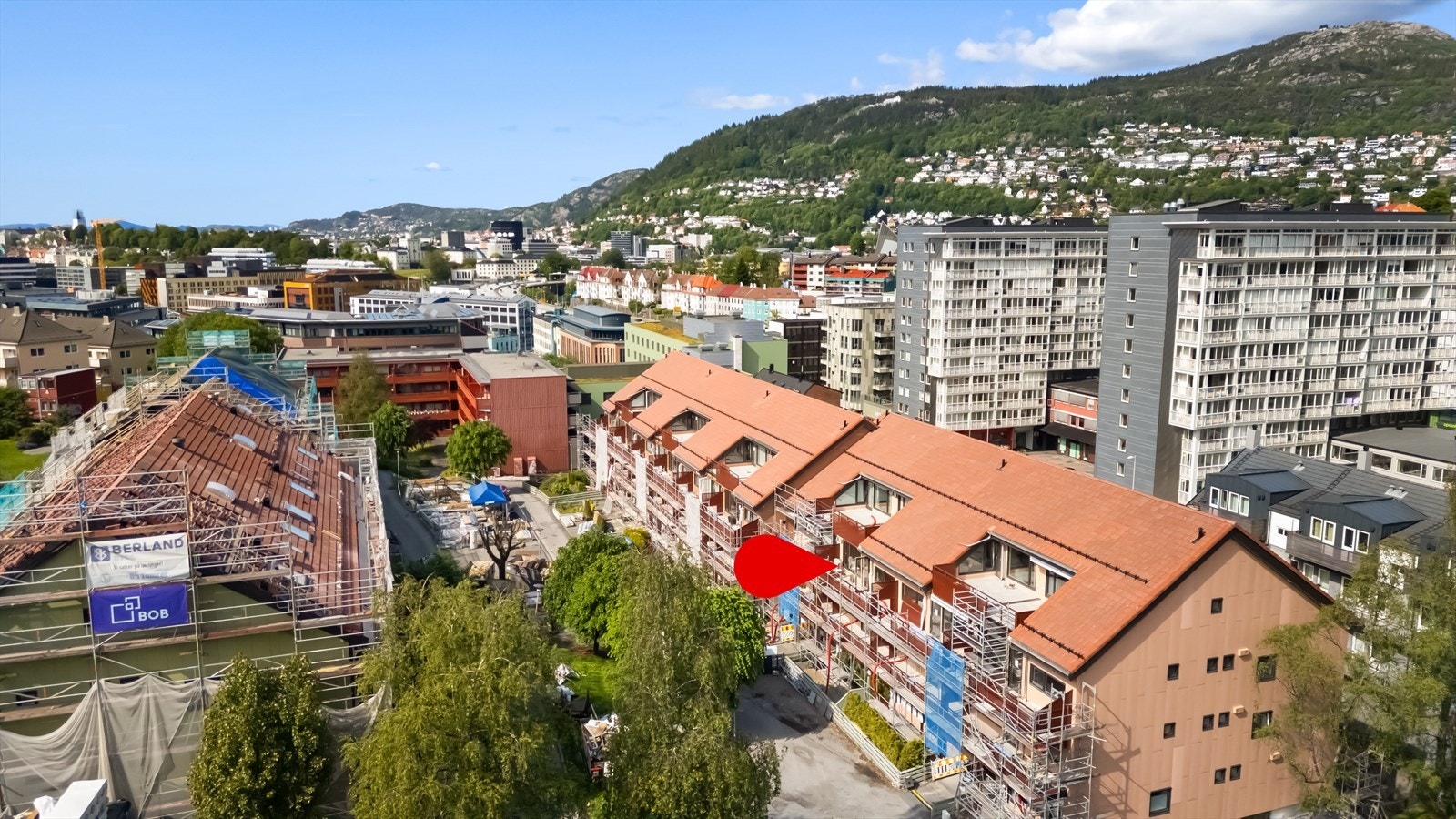 Borettslaget er under oppussing hvor fasader, verandaer og uteområder oppgraderes Galleribilde