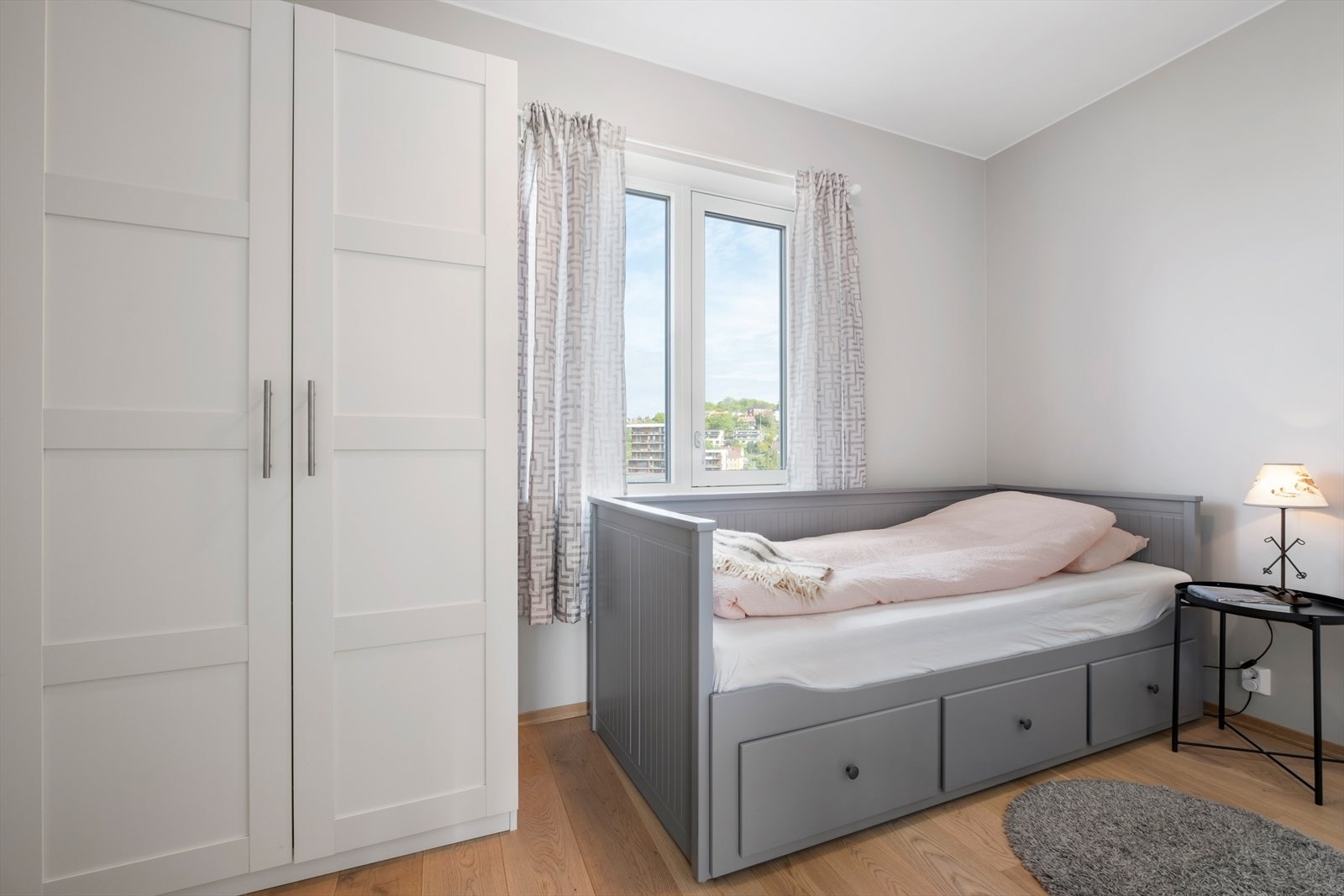 Det andre soverommet er på 7,2m² og ligger i tilknytning til entre og bod. Galleribilde