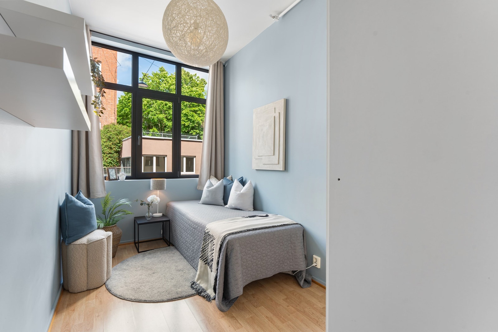 Soverom 2 er på ca. 8 kvm Galleribilde