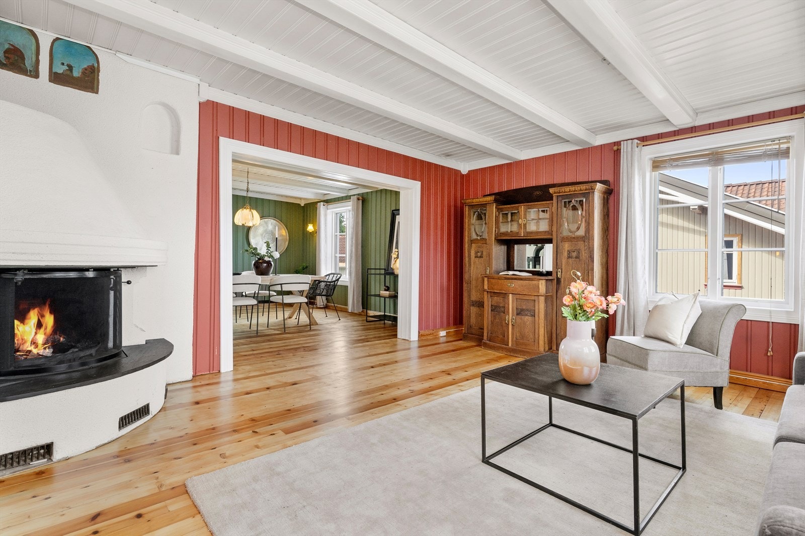 I stue er det installert peis. Galleribilde