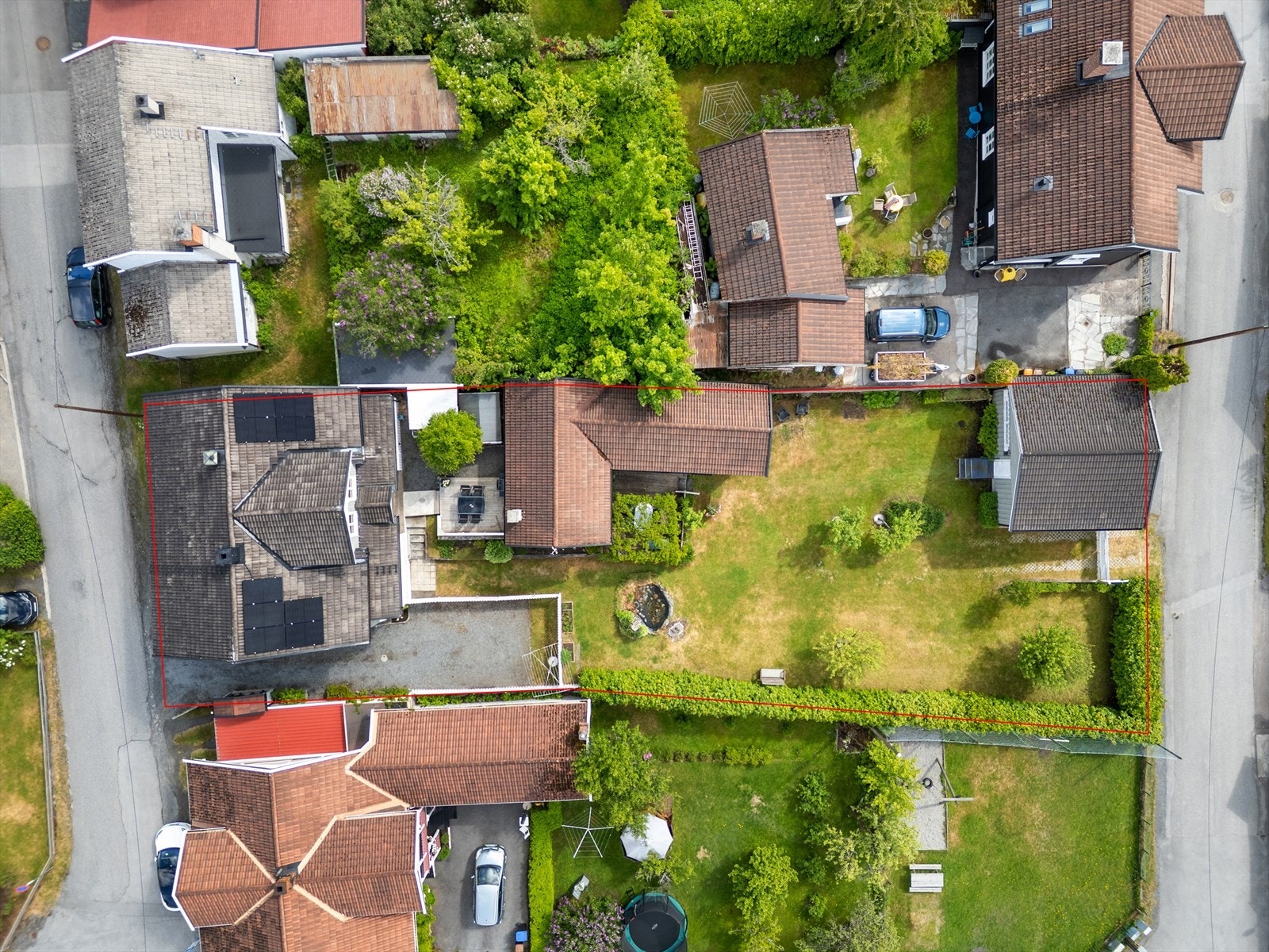 Markeringen av tomta er kun skissert og ment som en illustrasjon. Markeringen er derfor ikke nøyaktig og avvik vil derfor forekomme. Galleribilde