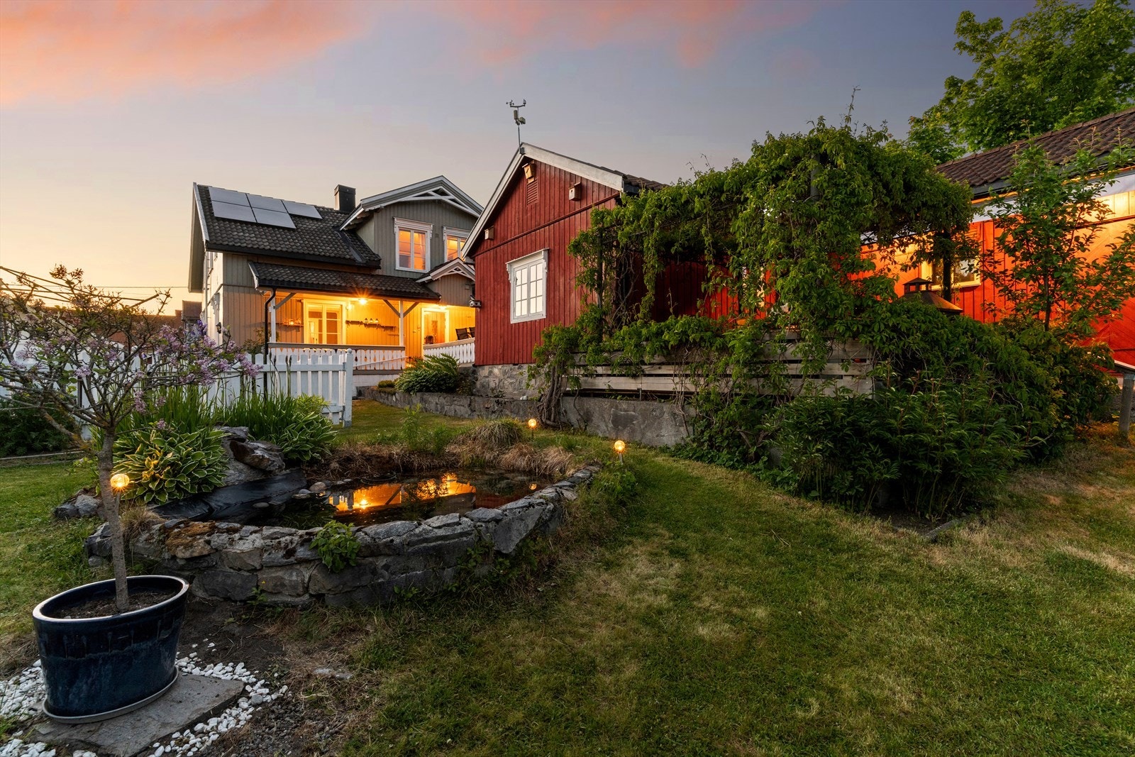 Eiendomsmegler Lars Bredeveien presenterer en hel tomtannsbolig med stor tomt på Vestsida. Velkommen til Møllergata 7! Galleribilde