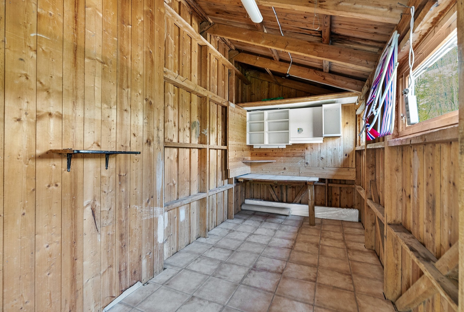 Praktisk bod ved inngangsparti. Galleribilde