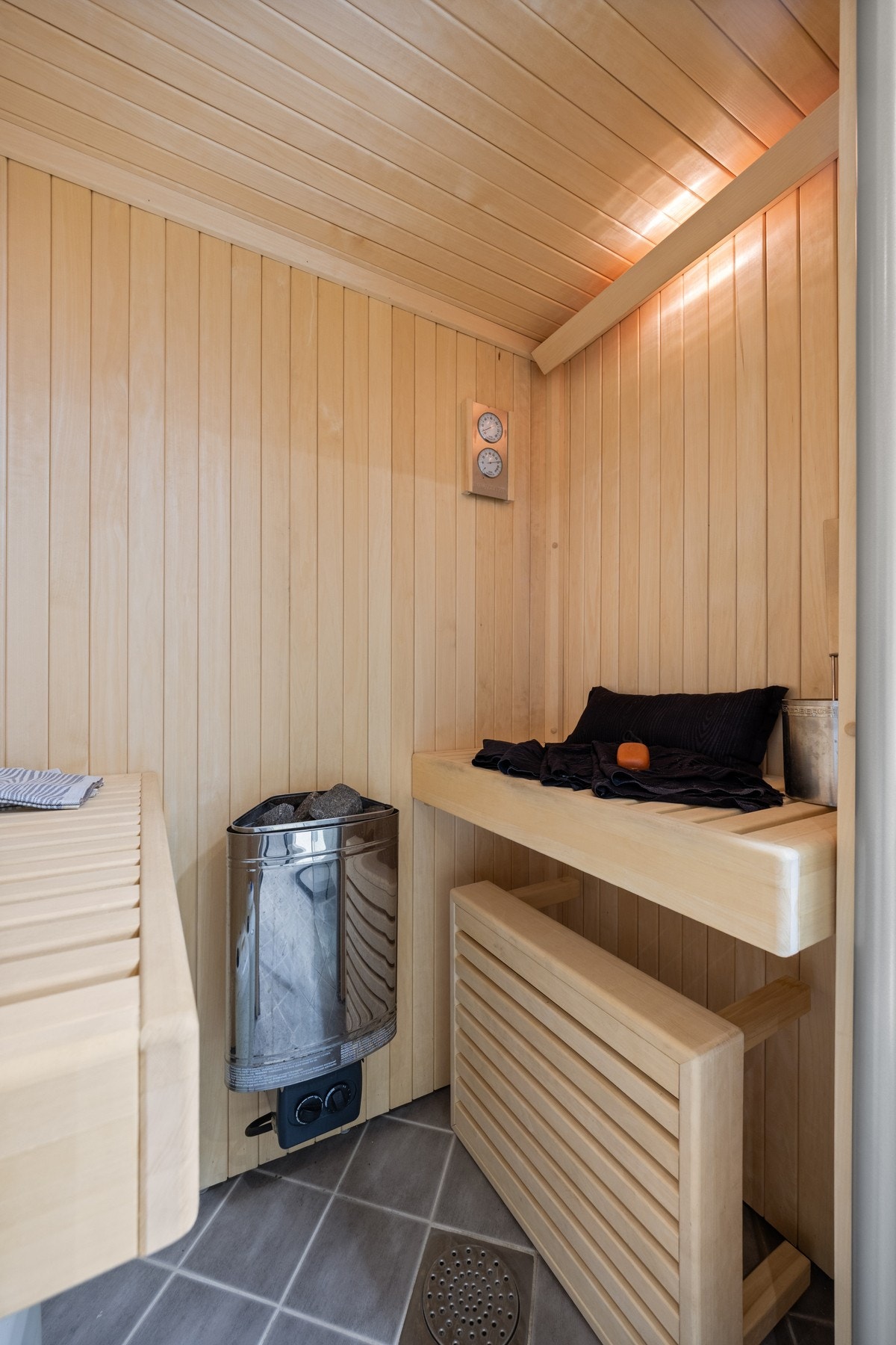 Badstue modul med elektrisk badstueovn Galleribilde