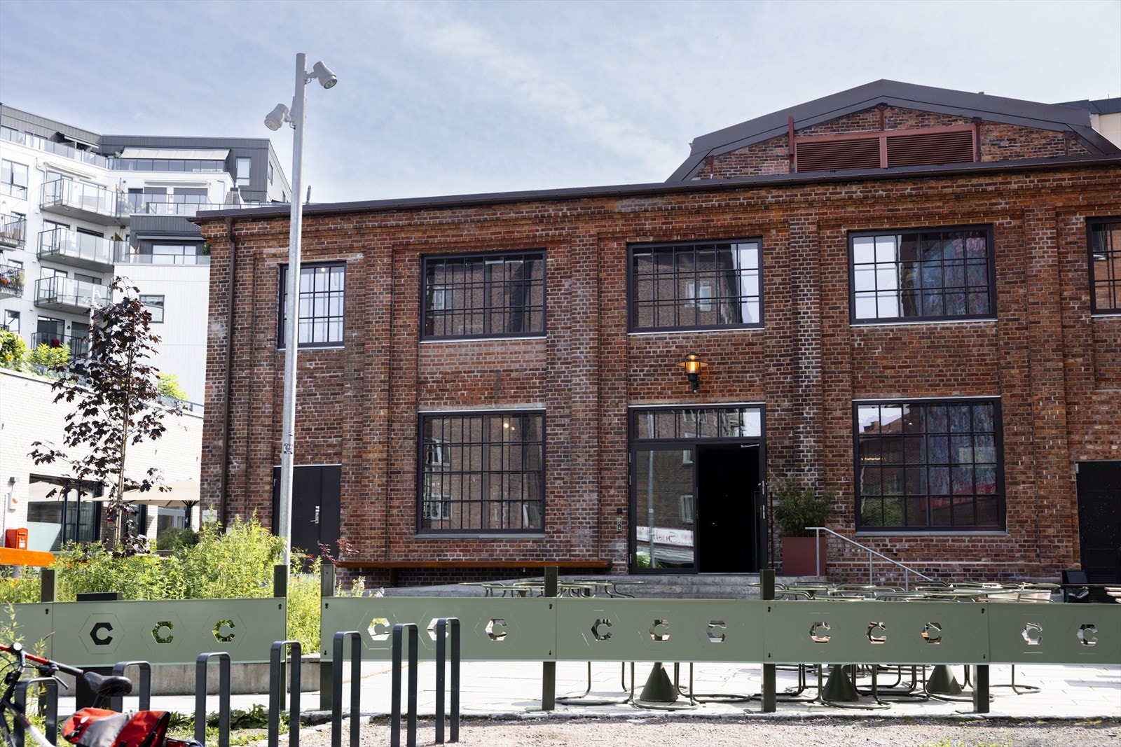 Carls er et flott, nytt tilskudd til området, med god mat og drikke, og et godt utvalg av gode arrangementer Galleribilde