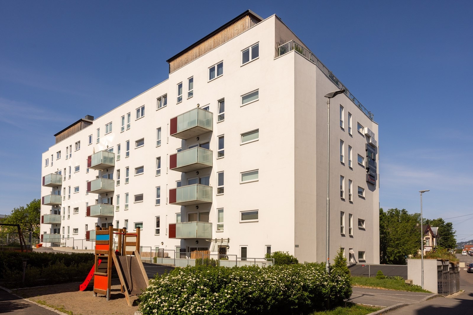 Heisadkomst til leilighetsplan, samt til garasjeanlegg/bodområder Galleribilde