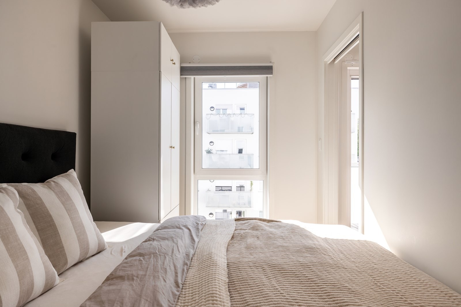 Soverom 1: Boligen har balansert ventilasjon som sørger for godt inneklima. Vannbåren gulvvarme i alle rom Galleribilde