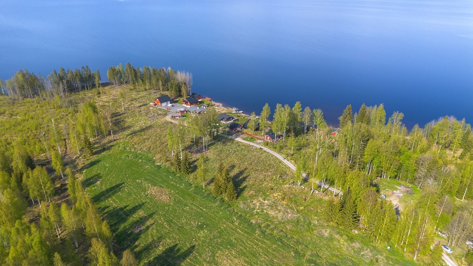 Dronefoto nærområdet Galleribilde