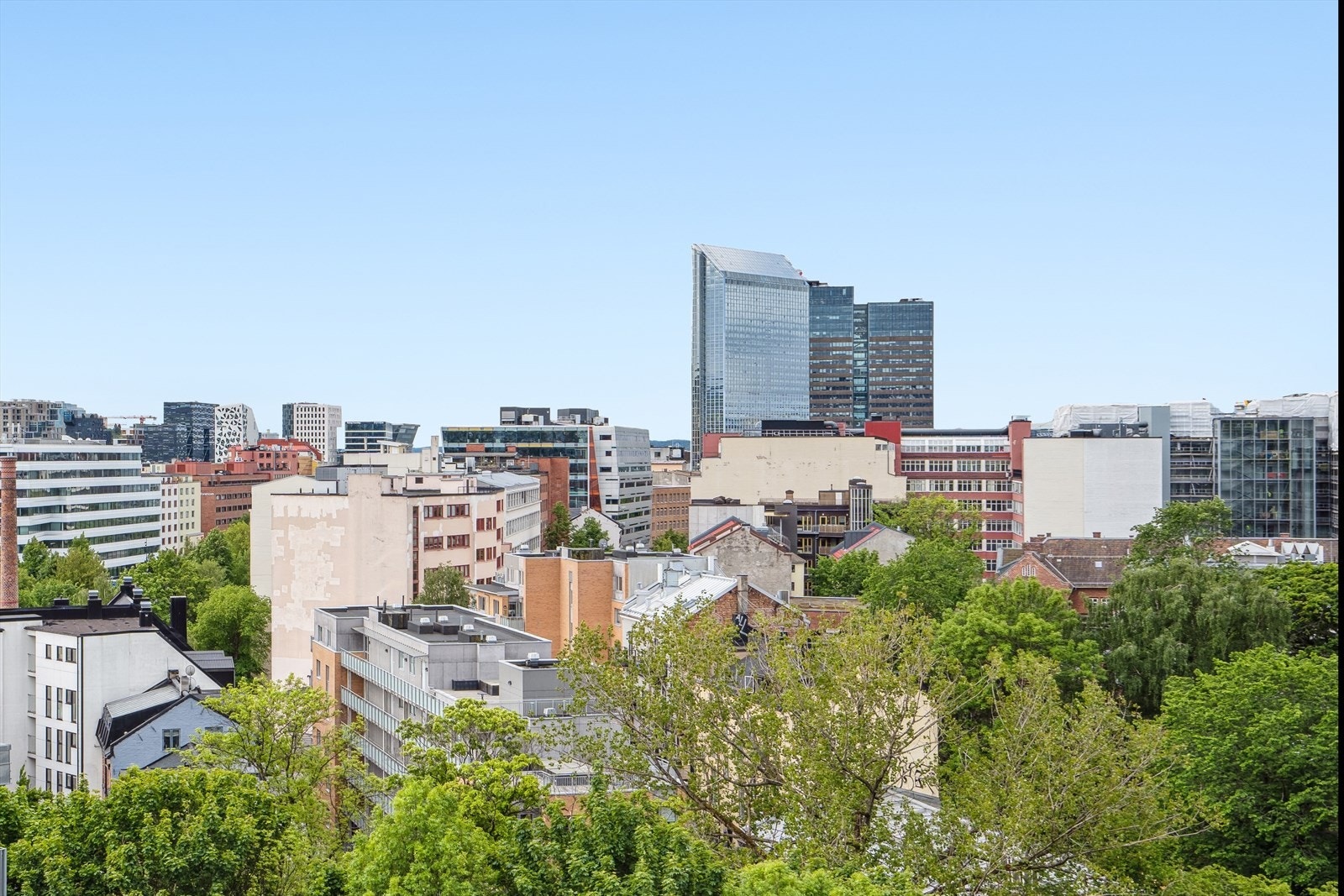 Utsikt fra stuevinduet. Galleribilde