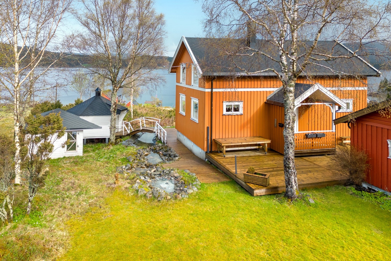 Fritidseiendom beliggende fint til i sjarmerende omgivelser. Galleribilde