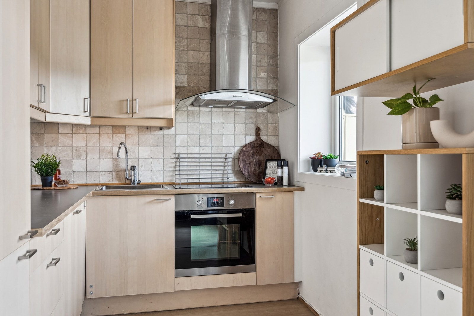 Kjøkkenet har en god standard fra 2011 og har fått TG1 av takstmann. Galleribilde