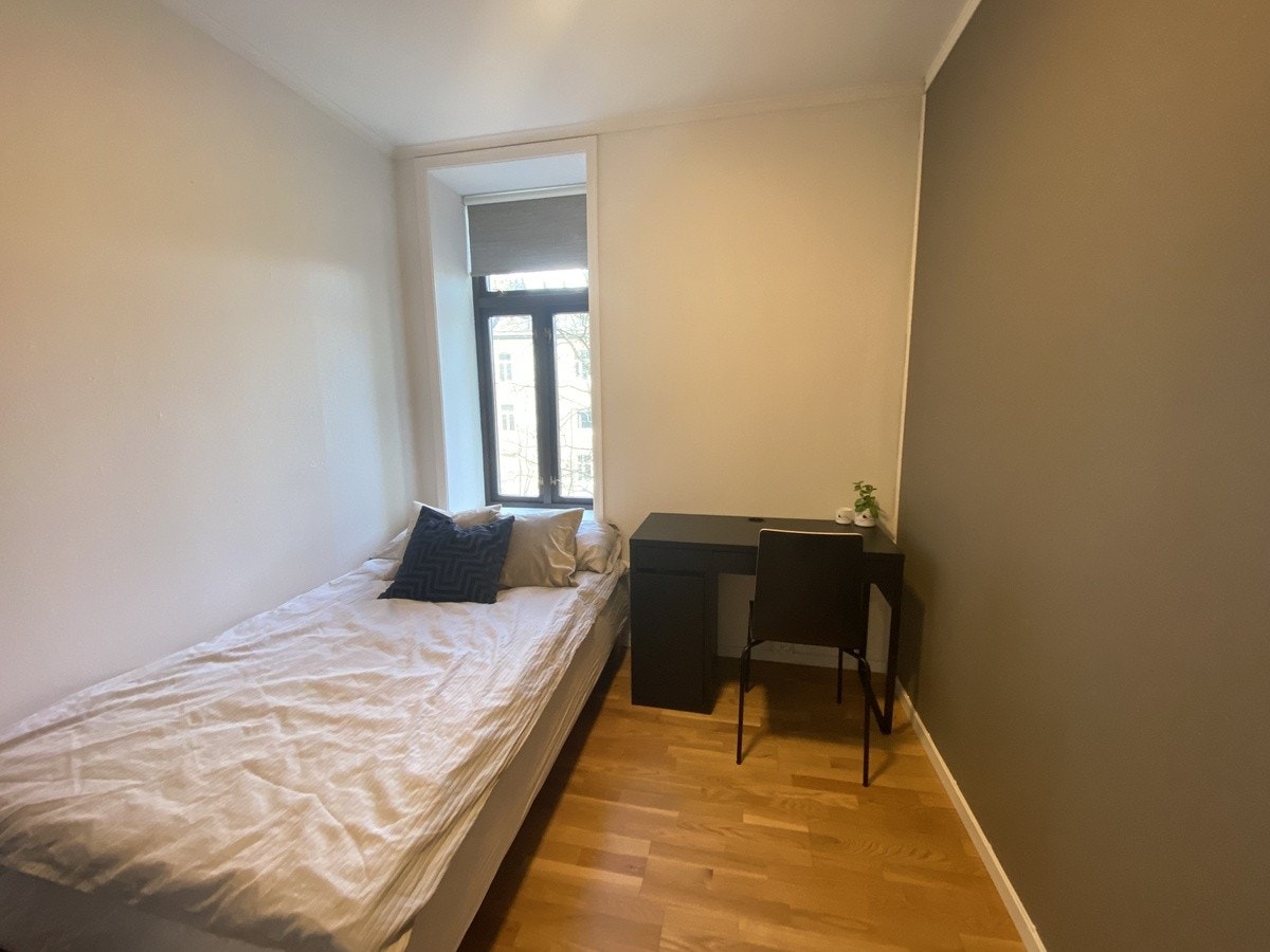 Soverom 4 er på ca. 7kvm - Dette soverommet koster kr. 5 400,- pr. mnd. Galleribilde