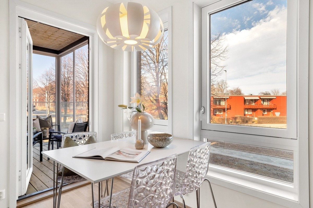 Tilgang til herlig innglasset balkong. Galleribilde