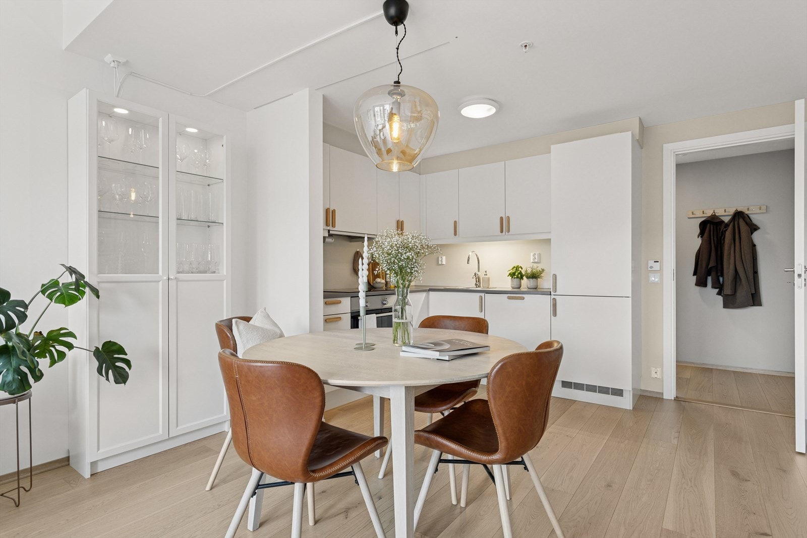 Spisestue/kjøkken Galleribilde