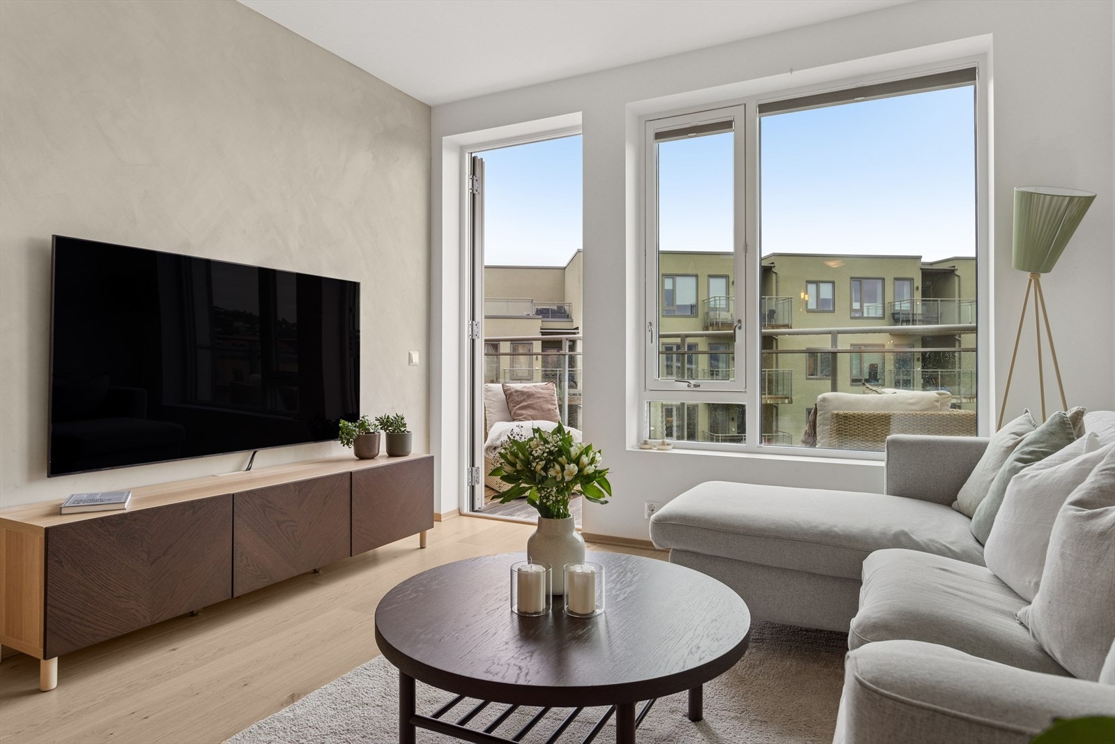 Toppleilighet i 6.etg med innholdsrik og smart planløsning. Galleribilde