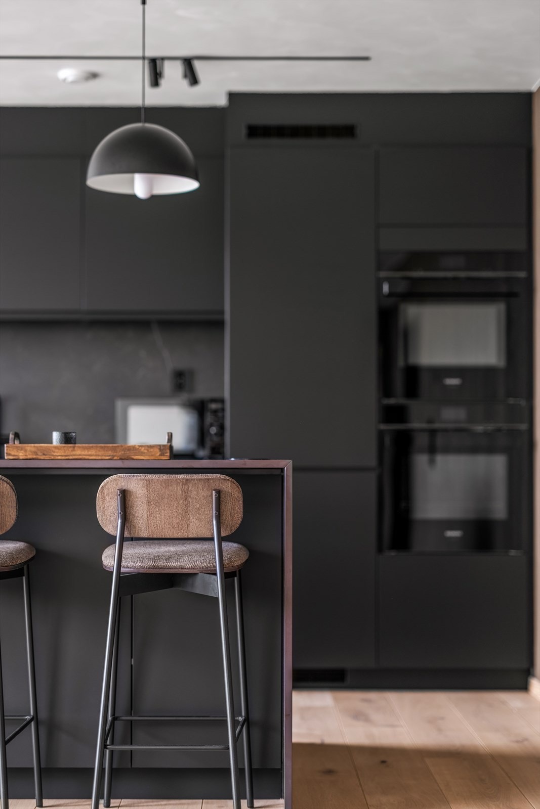 Interiøret er gjennomført med stilige og funksjonelle detaljer, som gir et luksuriøst preg. Galleribilde