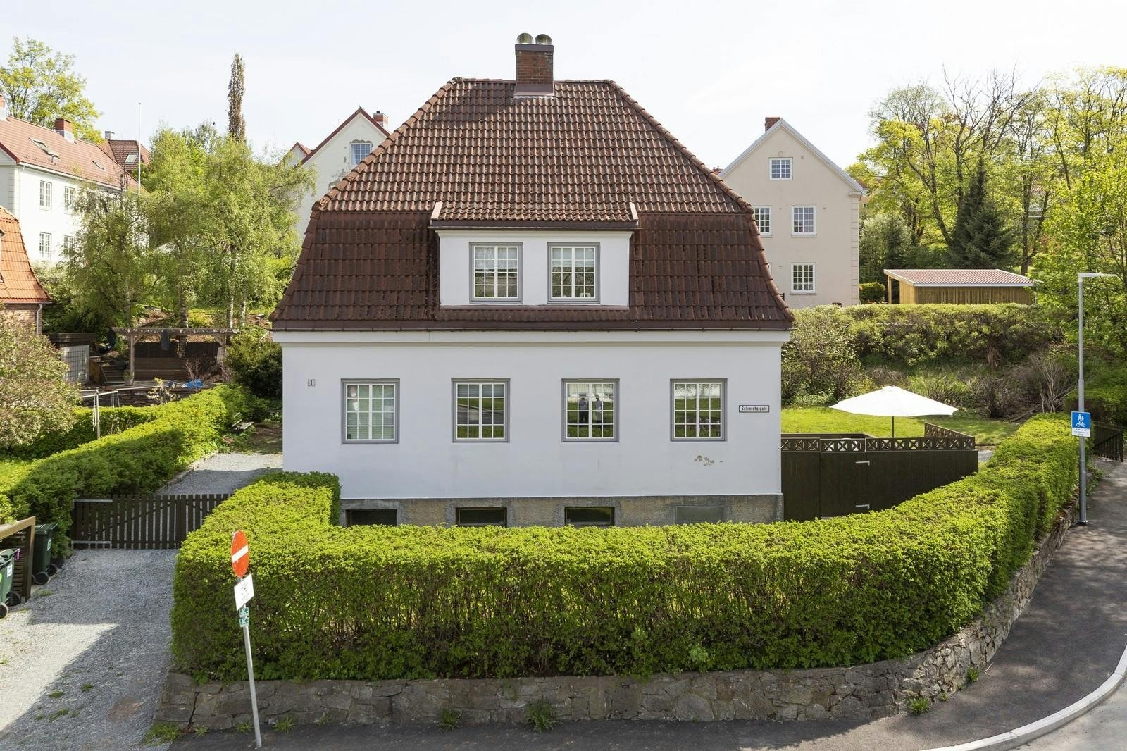 Vennligst les utleieprospektet for fullstendige opplysninger og vilkår for leie av denne boligen. Utleieprospektet ligger tilgjengelig for nedlasting i annonsen. Galleribilde