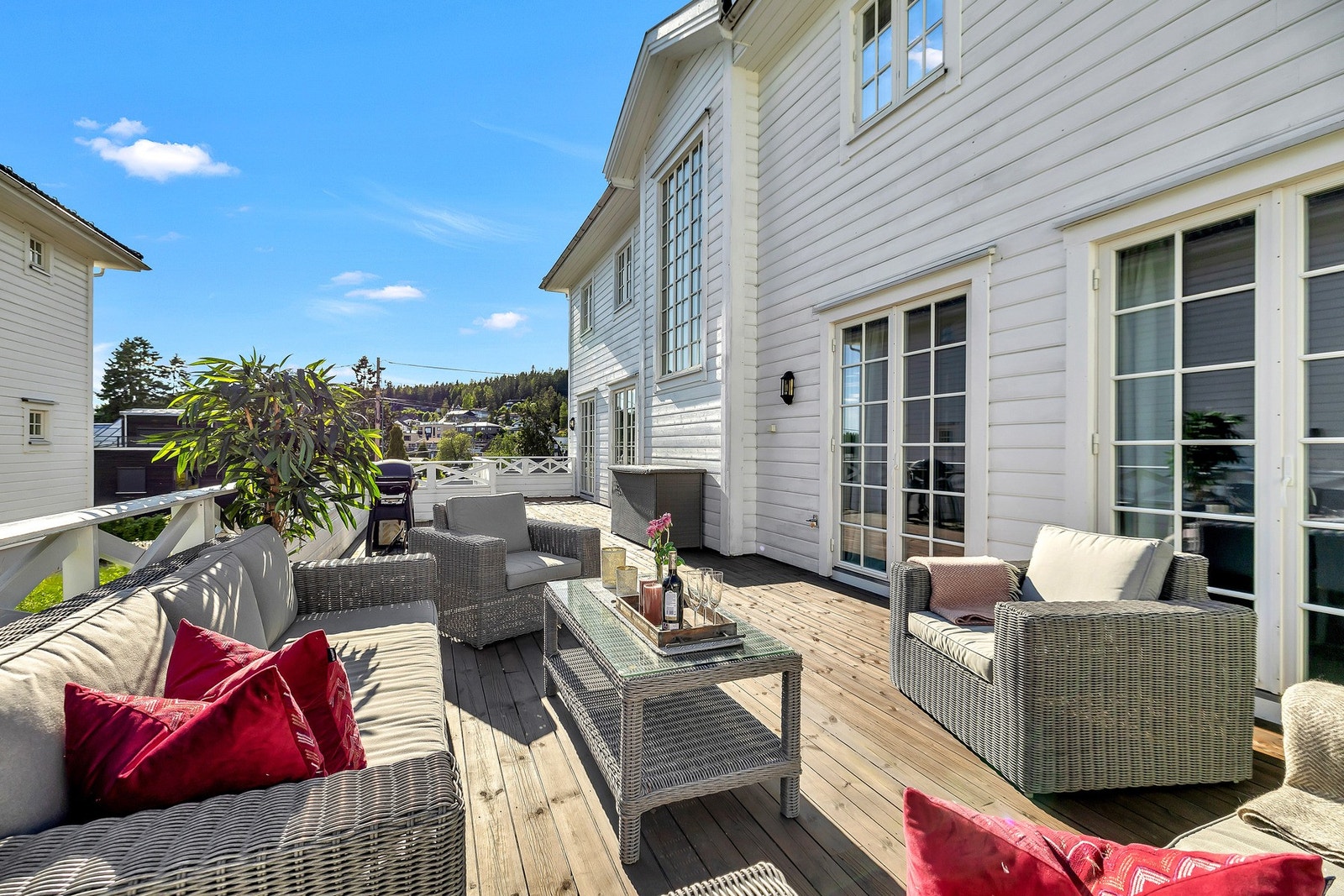 Superfin og stor sydvendt markterrasse på hele ca. 59,3 m². Galleribilde