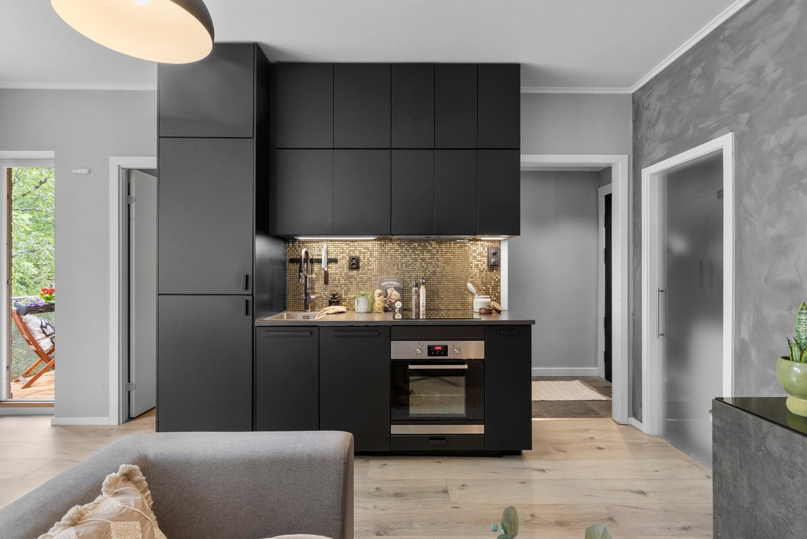 Stilren og moderne kjøkkeninnredning fra 2019/2020. Galleribilde