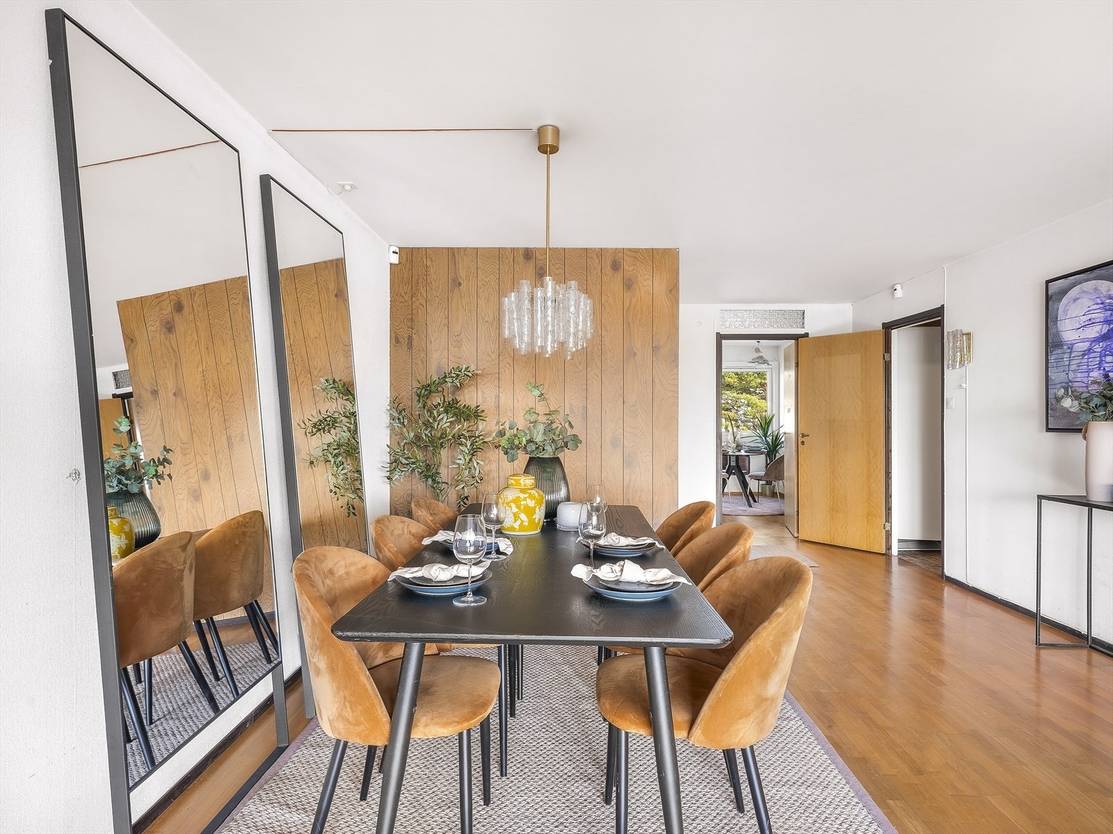 Elegant spisesone i stuen. Galleribilde