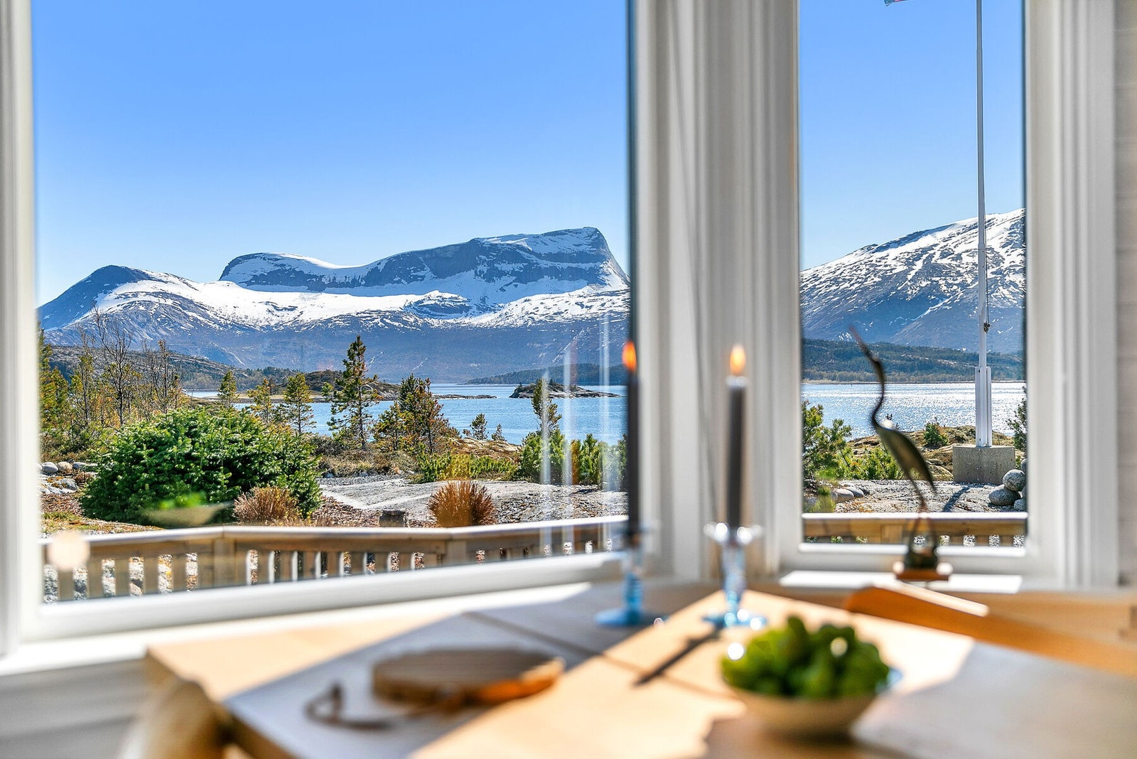 Utsikt fra spisebordet Galleribilde