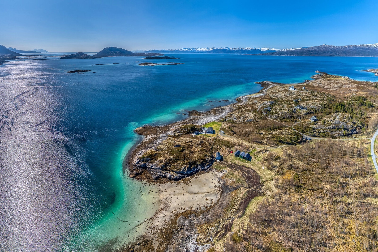 Flotte omgivelser med strand og svaberg Galleribilde