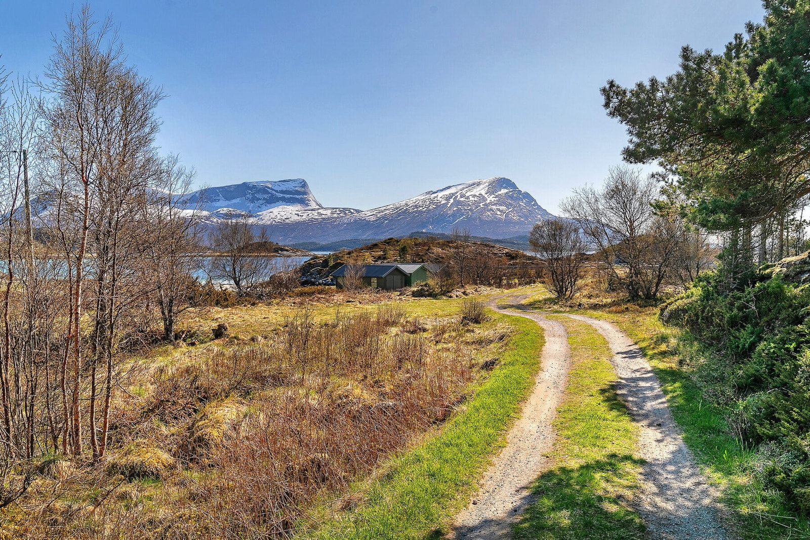 Adkomstvei til naust Galleribilde