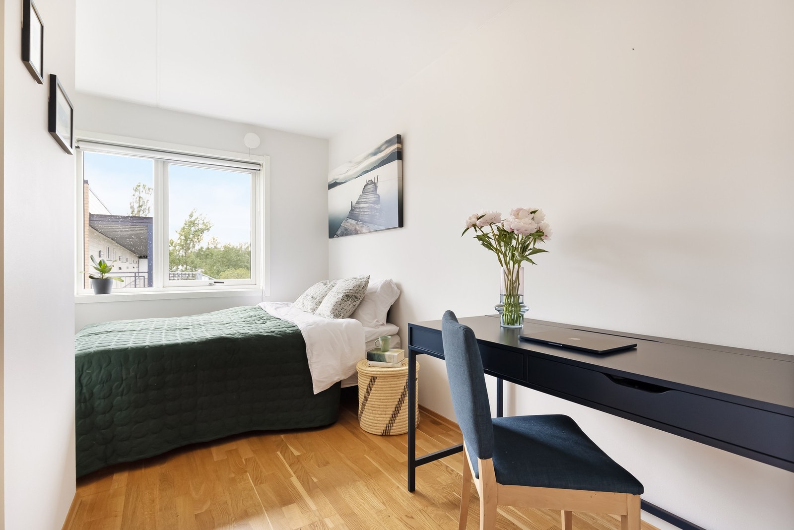 Det andre soverommet passer perfekt som barnerom, gjesterom eller kontor. Galleribilde