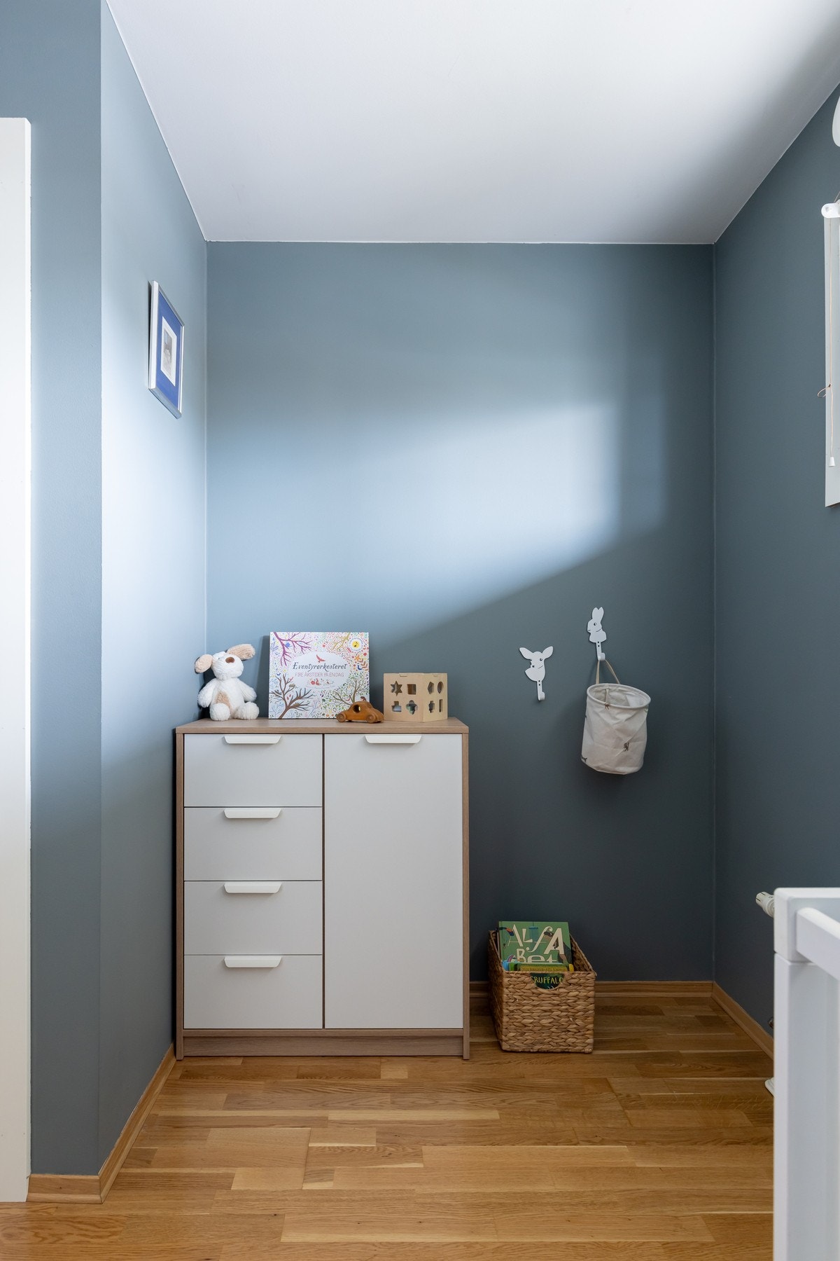 Rommet passer perfekt som barnerom, gjesterom eller kontor. Galleribilde