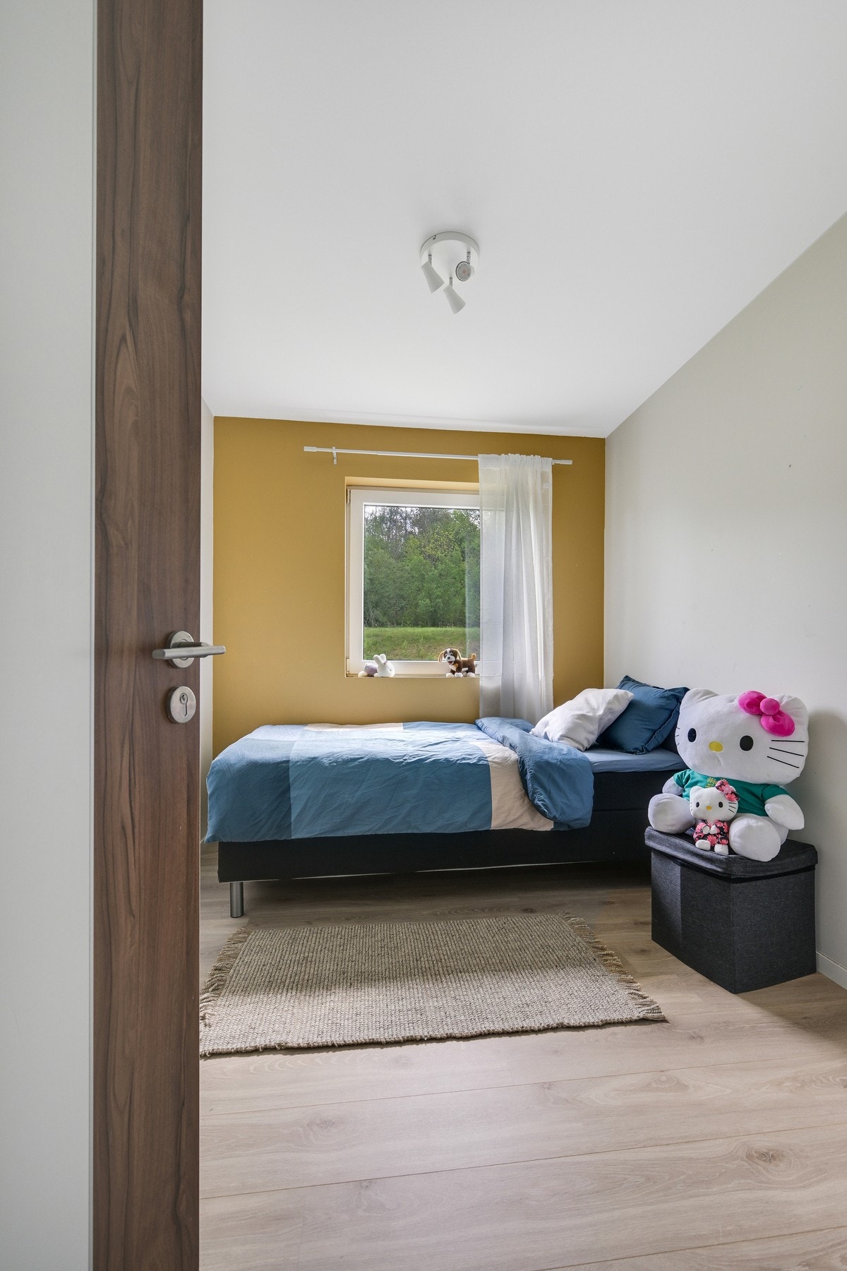 Soverom nr. 3 er et hyggelig rom med god plass til seng og annet ønskelig. Galleribilde