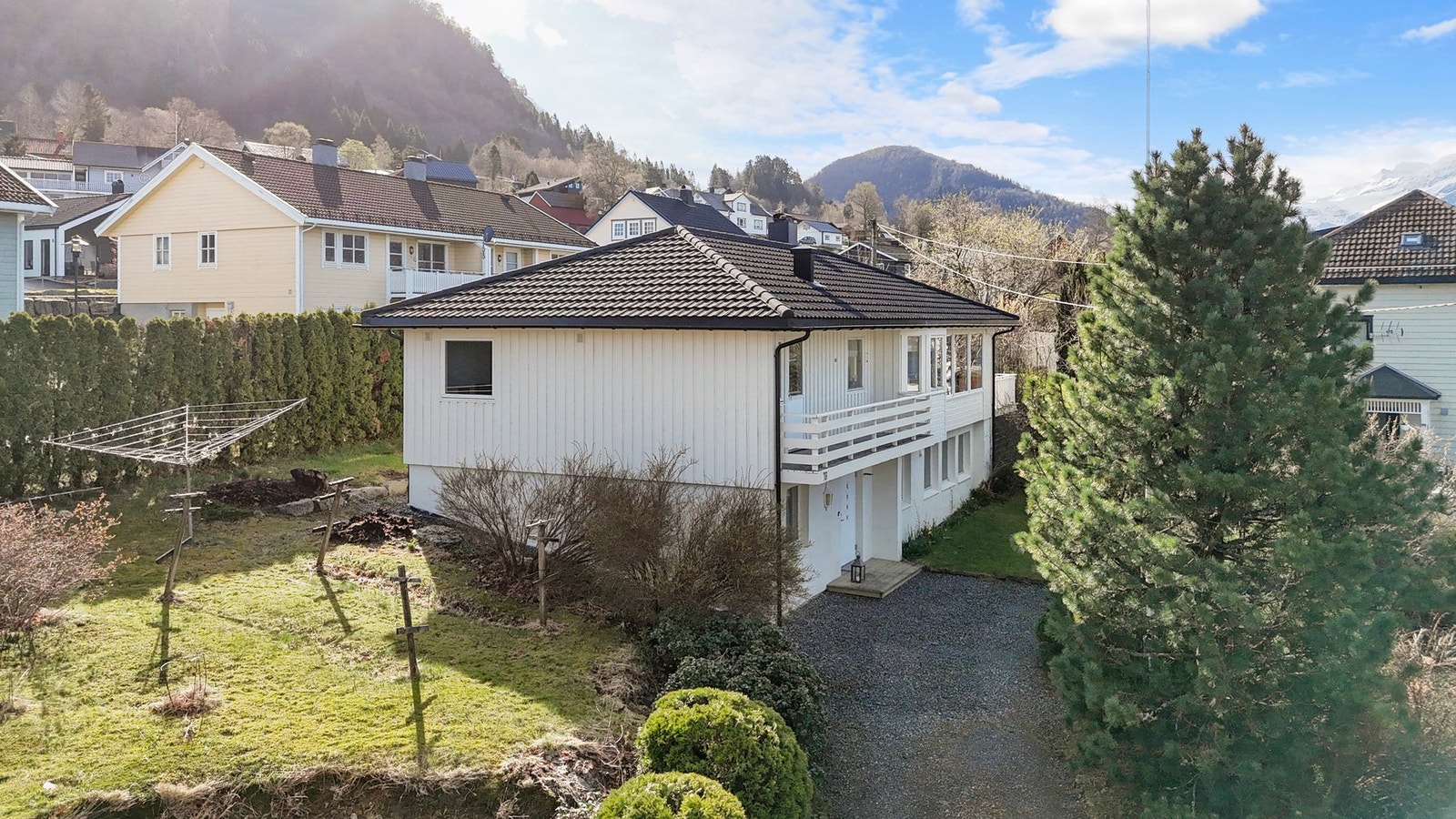 Boligen har taktekke av Decra fra 2011. Galleribilde