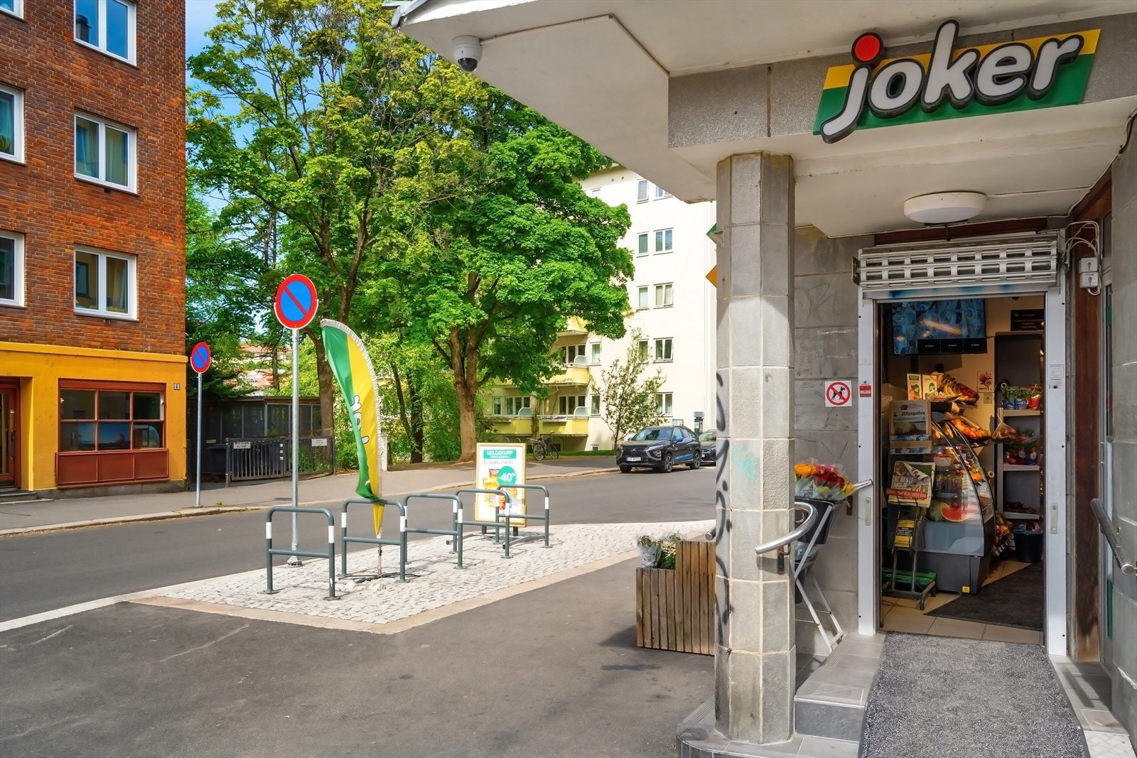 Søndagsåpen Joker finnes i byggets 1.etasje Galleribilde