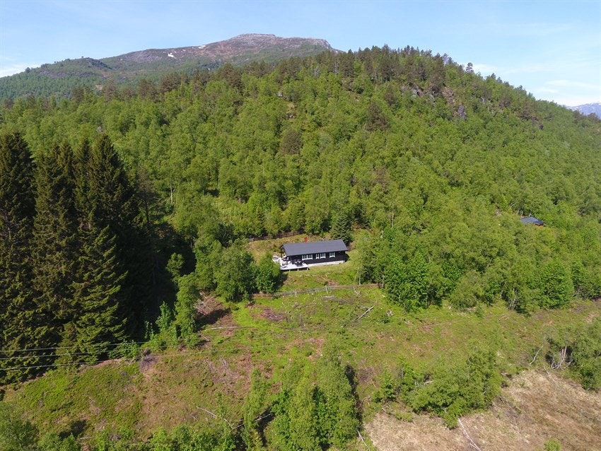 Tomten har et areal på ca. 1485 kvm. Galleribilde