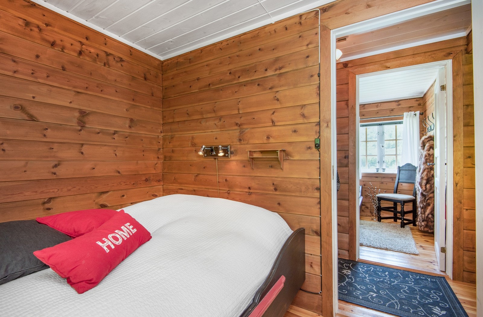 Alle rommene har de samme fine overflatene av heltre som de øvrige rom. Galleribilde