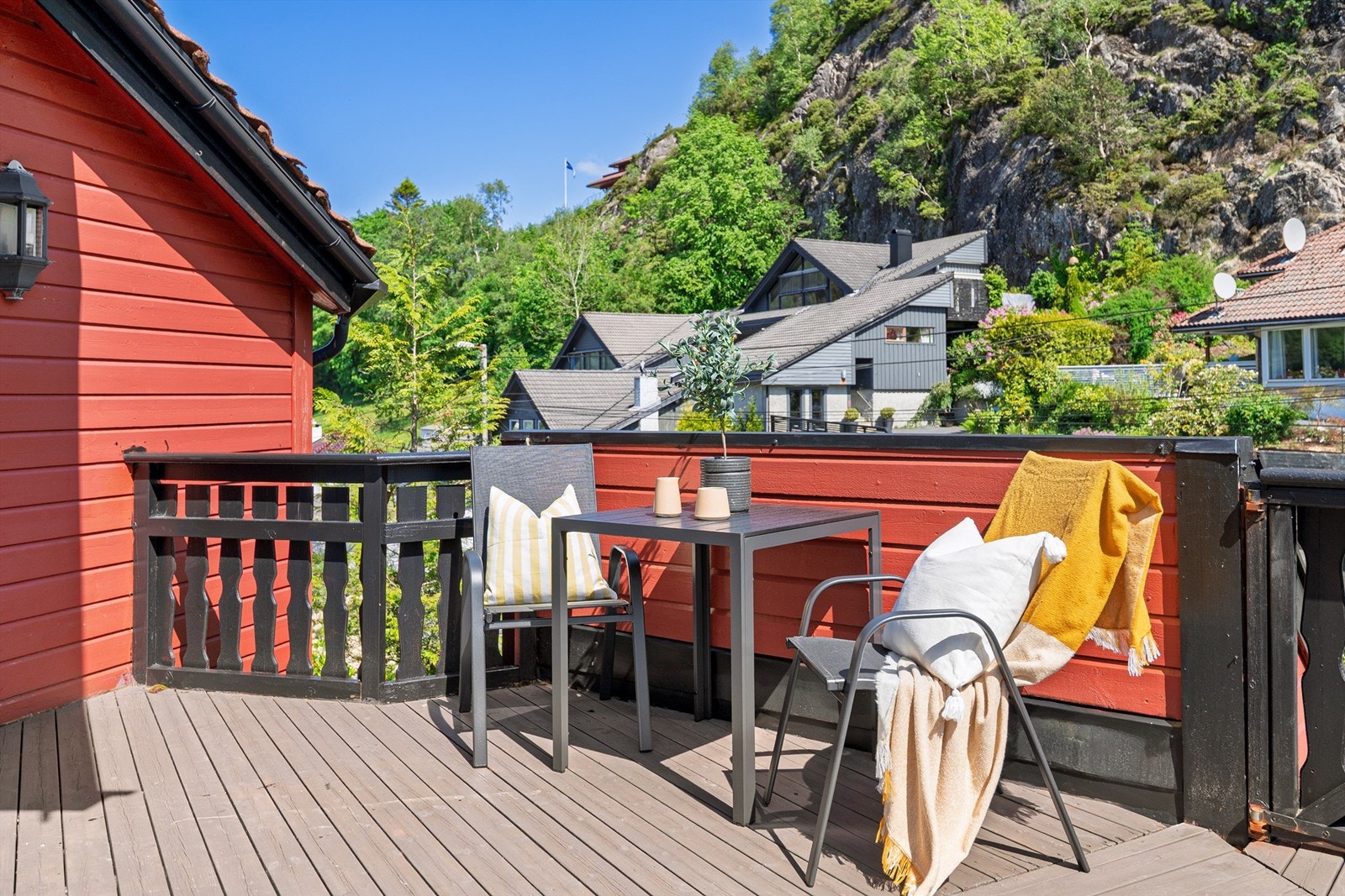 Plass til egen sittegruppe utenfor hovedsoverommet. Galleribilde