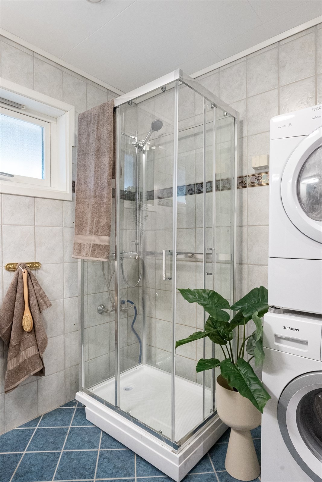 Opplegg for vaskemaskin og tørketrommel Galleribilde