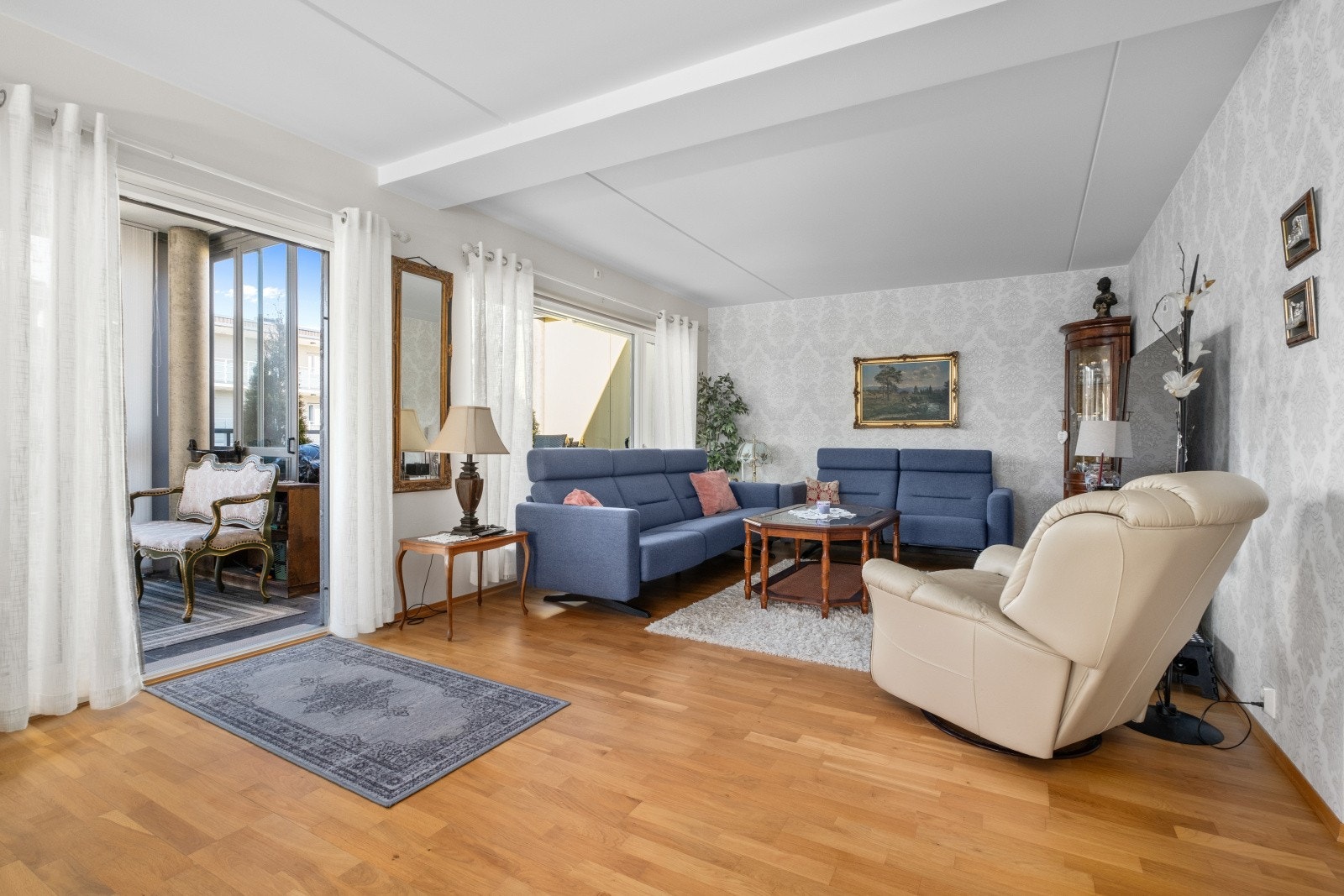 Her blir det etablert ett soverom, hvor veggen går ned ved bjelken. Galleribilde