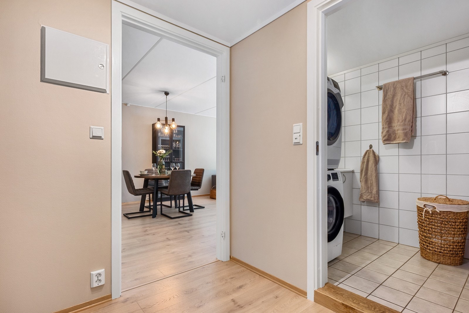 Leiligheten har fått flere oppgraderinger de siste årene, både med det elektriske anlegget og modernisering av inventar. Galleribilde