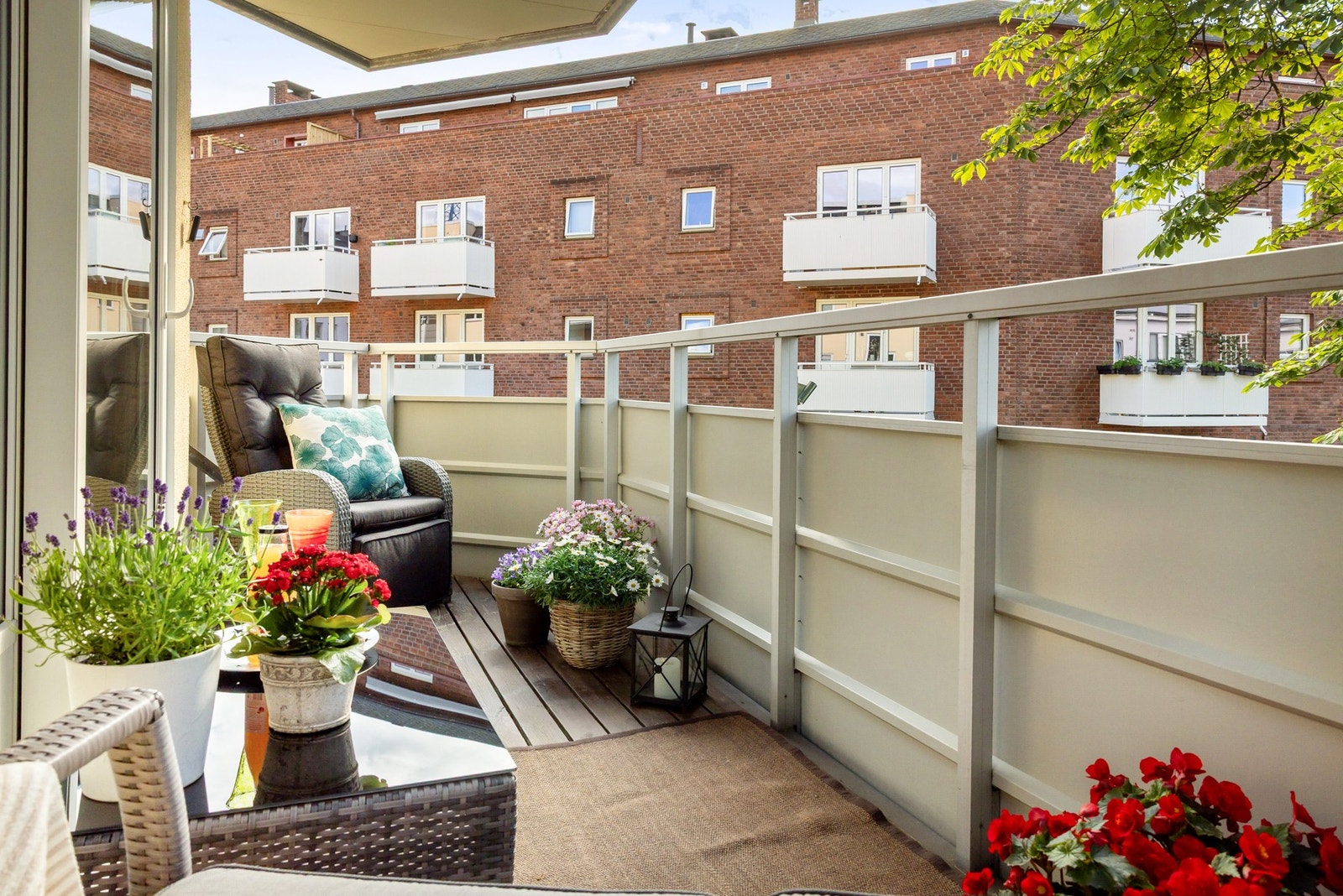 God plass til utemøbler og gass-/EL-grill. Galleribilde