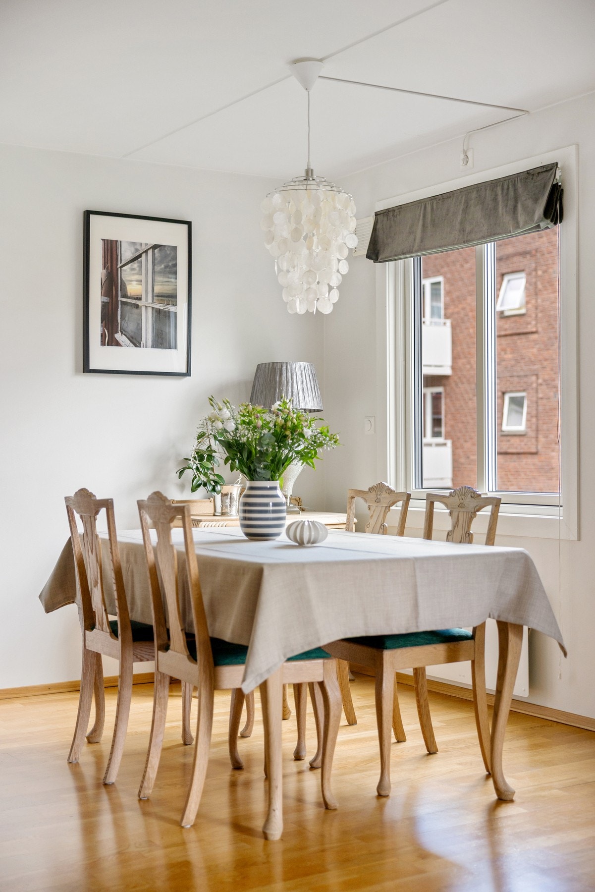 God plass til spisebord. Galleribilde