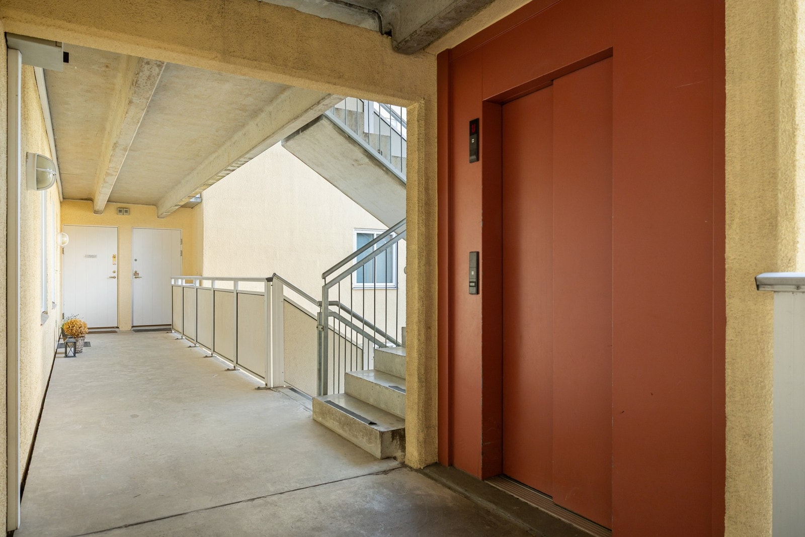 Heis til etasjeplan. Galleribilde