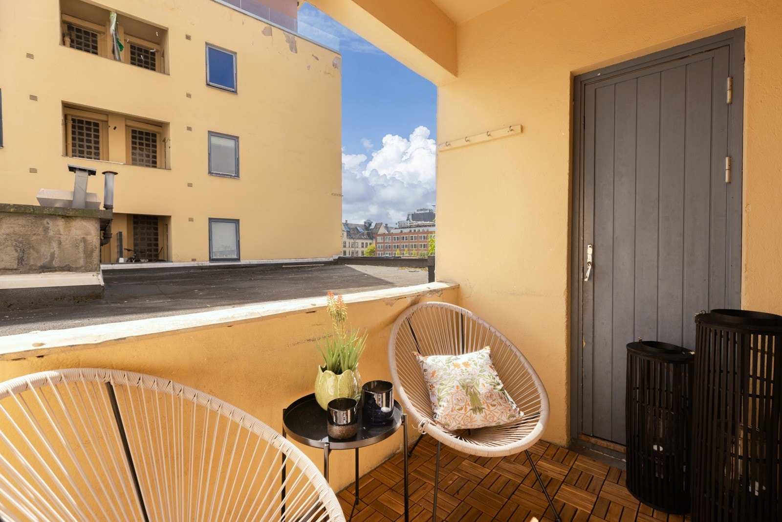 Nyt en god kopp kaff til morgensolen eller for å sitte ute med en god bok Galleribilde