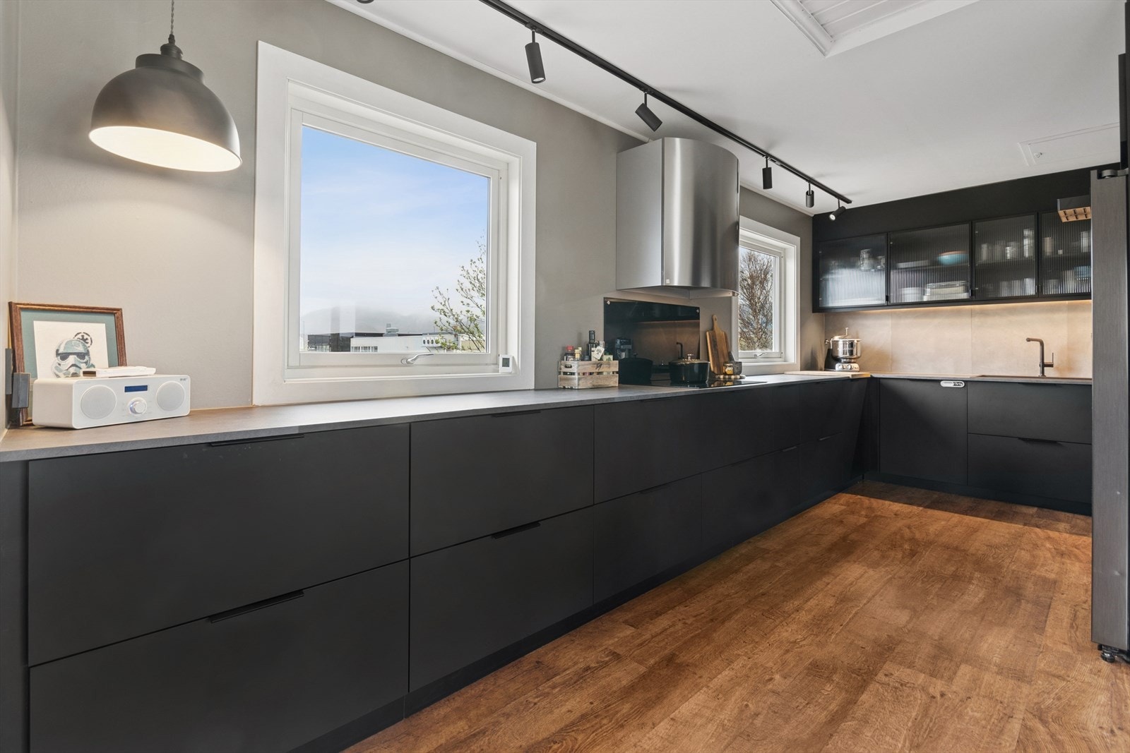 Lekkert og moderne kjøkken fra 2024. Galleribilde