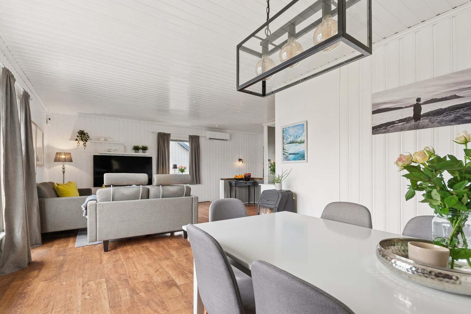 Det er også etablert varmepumpe i stuen. Galleribilde