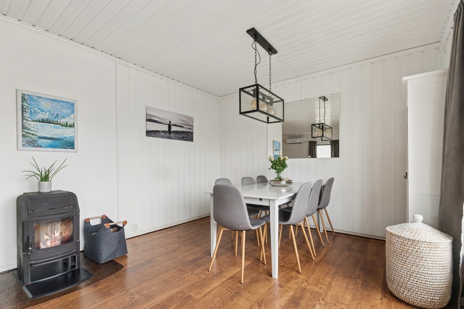 Peisovnen bidrar til å varme opp både rom og stemning. Galleribilde