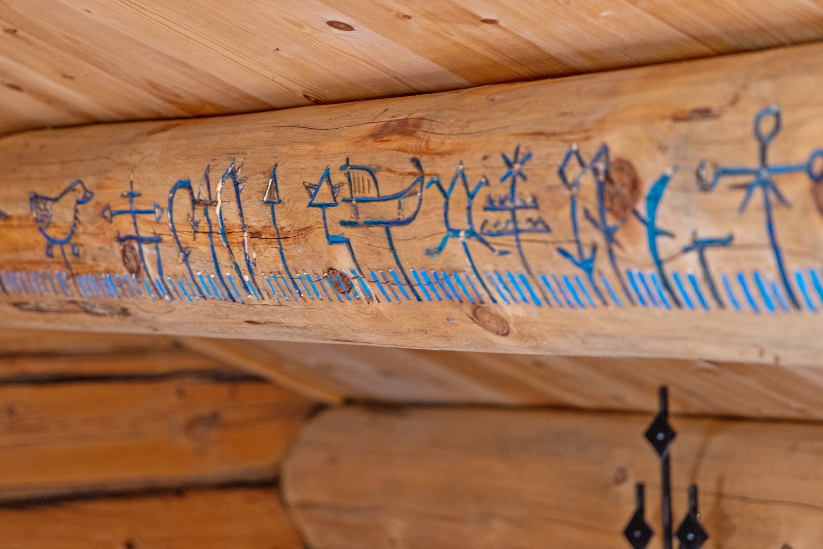 Flotte detaljar i taket i stova Galleribilde